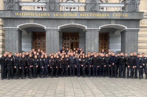 Зустріч ректора зі слухачами ННІЗДН, які навчаються за програмою «2 роки курсант – 1 рік слухач» Зустріч ректора зі слухачами ННІЗДН, які навчаються за програмою «2 роки курсант – 1 рік слухач»