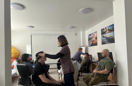 Студентки інституту заочного та дистанційного навчання долучилися до занять із психоемоційного відновлення військових