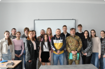 Освіта під звуки війни: надихаюча зустріч зі старшим лейтенантом Фото