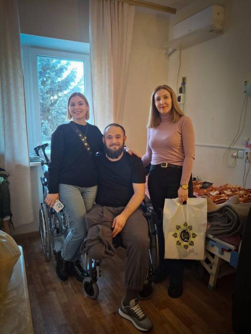 Сила духу, що єднає: студентське самоврядування ІЗДН відвідало поранених бійців Сила духу, що єднає: студентське самоврядування ІЗДН відвідало поранених бійців