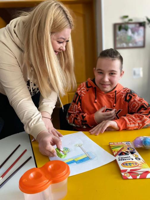 Разом до перемоги: діяльність фонду «Благодар життя» Разом до перемоги: діяльність фонду «Благодар життя»