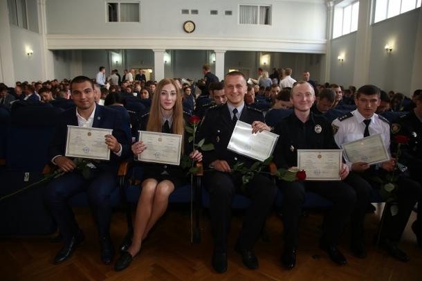 Урочистий випуск слухачів і студентів навчально-наукового інституту заочного та дистанційного навчання